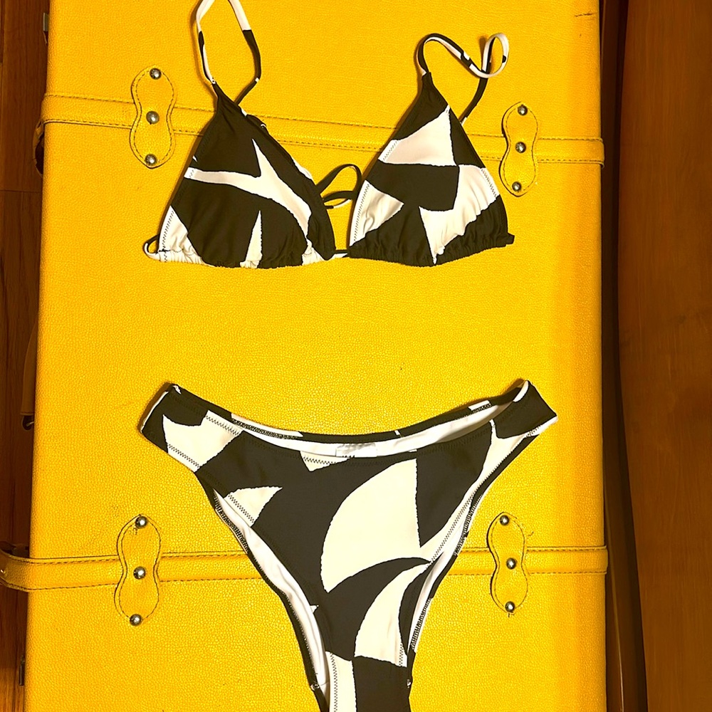 H&M black and white bikini